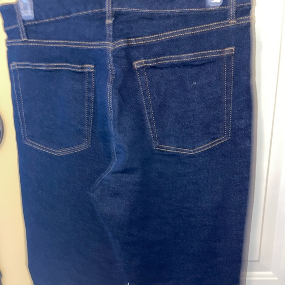 Stylish Button Down Crop Jeans by Joe Fresh - Picture 6 of 7